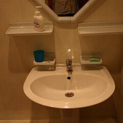 Гостиница Hostel Rainbow в Москве отзывы, цены и фото номеров - забронировать гостиницу Hostel Rainbow онлайн Москва ванная