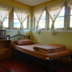 Baan Sathorn Backpacker Hostel Бангкок спа фото 2