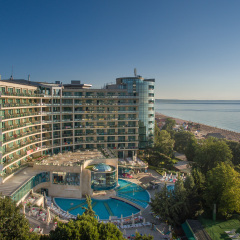 Отель Marina Grand Beach Золотые пески вид на фасад
