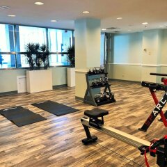 Отель Hilton Newark Airport США, Элизабет - отзывы, цены и фото номеров - забронировать отель Hilton Newark Airport онлайн фитнесс-зал фото 4