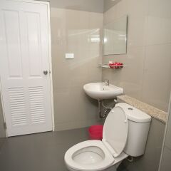 Отель D-Well Residence Don Muang Бангкок ванная
