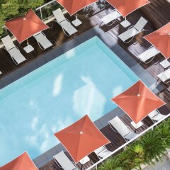 Отель Novotel Suites Nice Airport бассейн фото 4