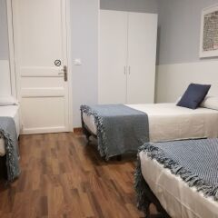 Отель Hostal Lesseps Барселона детские мероприятия