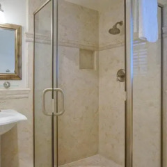 Отель Lavender Inn by the Sea ванная