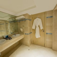 Отель Sunrise Crystal Bay Resort Египет, Хургада - отзывы, цены и фото номеров - забронировать отель Sunrise Crystal Bay Resort онлайн ванная фото 2
