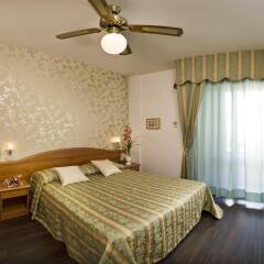 Hotel Apollo комната для гостей