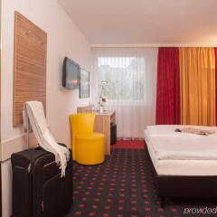 Hotel Senator комната для гостей