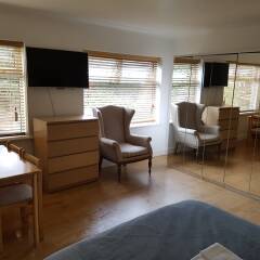 Апартаменты Heathrow LHR Apartments комната для гостей фото 2