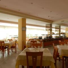 Hotel Monarque El Rodeo питание