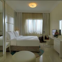 Отель Damac Maison Mall Street Дубай комната для гостей фото 5