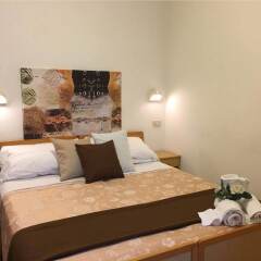 Hotel Villa Lina сейф в номере