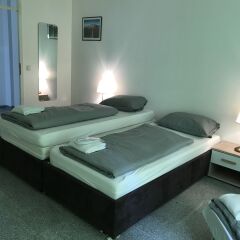 Отель KN Kahtan Boarding House Мюнхен комната для гостей фото 4