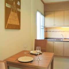 Отель Sea View Corner Condo Jomtien Паттайя в номере