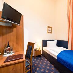 Отель & Apartments Zarenhof Berlin Mitte Германия, Берлин - 2 отзыва об отеле, цены и фото номеров - забронировать отель & Apartments Zarenhof Berlin Mitte онлайн сейф в номере