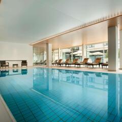 Отель Ramada Nuernberg Parkhotel бассейн