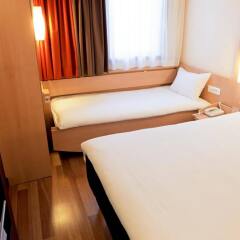 Отель ibis Paris 17 Clichy-Batignolles - formerly Berthier Франция, Париж - 10 отзывов об отеле, цены и фото номеров - забронировать отель ibis Paris 17 Clichy-Batignolles - formerly Berthier онлайн комната для гостей фото 4