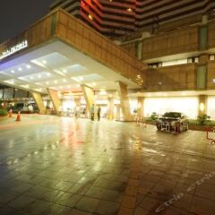 Отель Guangdong Hotel Китай, Гуанчжоу - отзывы, цены и фото номеров - забронировать отель Guangdong Hotel онлайн бассейн фото 2