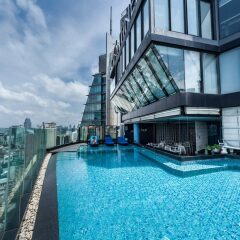 Отель The Continent Bangkok by Compass Hospitality бассейн фото 3