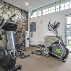 Отель Econo Lodge South Calgary Канада, Калгари - отзывы, цены и фото номеров - забронировать отель Econo Lodge South Calgary онлайн фитнесс-зал