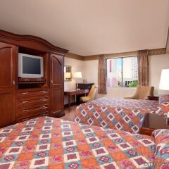 Отель Circus Circus Hotel, Casino & Theme Park США, Лас-Вегас - 4 отзыва об отеле, цены и фото номеров - забронировать отель Circus Circus Hotel, Casino & Theme Park онлайн удобства в номере фото 2