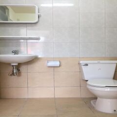 Отель Surasak Center Sri Racha ванная