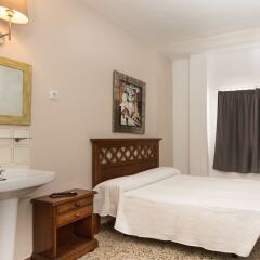 Отель Málaga Inn комната для гостей фото 5