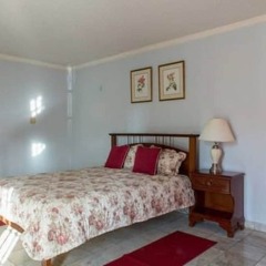 Отель Lawrence Pool House комната для гостей фото 2
