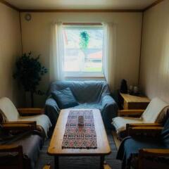 Hjørundfjord Hostel интерьер отеля