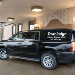Отель Travelodge by Wyndham Calgary International Airport South Канада, Калгари - отзывы, цены и фото номеров - забронировать отель Travelodge by Wyndham Calgary International Airport South онлайн городской автобус