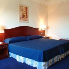 Hotel Gran Legazpi сейф в номере
