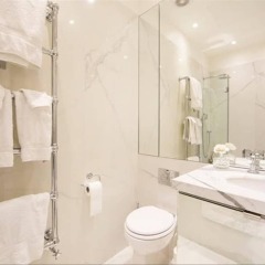 Отель Luxurious 1BR Period Property in Kensington ванная