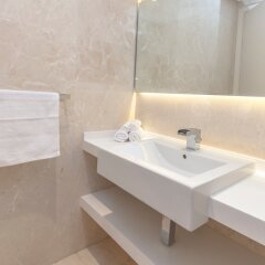Отель Stunning 4 BDR Penthouse in Dubai Marina ванная фото 2
