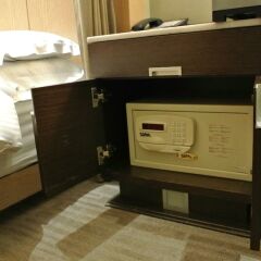 Отель City Suites Taipei Nanxi сейф в номере