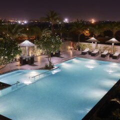 Отель Crowne Plaza New Delhi Rohini бассейн фото 3