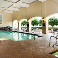 Embassy Suites Hotel Milpitas-Silicon Valley бассейн