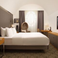 Гостиница DoubleTree by Hilton Kazan City Center 4* Стандартный номер с двуспальной кроватью фото 11