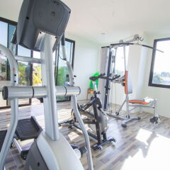 Baba House Phuket Hotel фитнесс-зал фото 3
