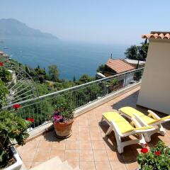 Отель Holiday In Amalfi Италия, Амальфи - отзывы, цены и фото номеров - забронировать отель Holiday In Amalfi онлайн пляж