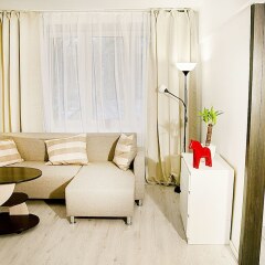 Апартаменты Funny Dolphins Apartments Rusakovskaya комната для гостей фото 5