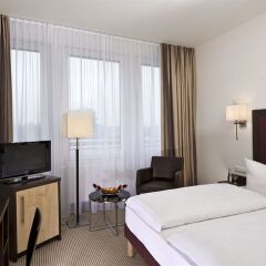 AZIMUT Hotel Munich 3* Стандартный номер с различными типами кроватей фото 3
