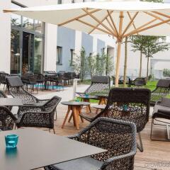 Отель Motel One Düsseldorf Hauptbahnhof бассейн фото 2