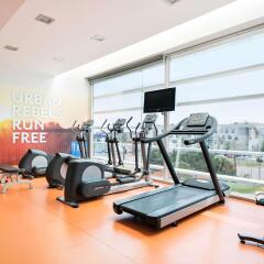 Отель TRYP Barcelona Aeropuerto Hotel Испания, Эль-Прат-де-Льобрегат - 7 отзывов об отеле, цены и фото номеров - забронировать отель TRYP Barcelona Aeropuerto Hotel онлайн фитнесс-зал