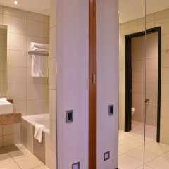 Premier Hotel OR Tambo in Kempton Park, South Africa from 88$, photos, reviews - zenhotels.com bathroom photo 3