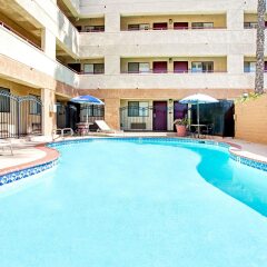Отель Travelodge Chatsworth США, Лос-Анджелес - отзывы, цены и фото номеров - забронировать отель Travelodge Chatsworth онлайн бассейн фото 3