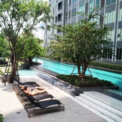 Отель Sukhumvit New Room BTS Bangna Таиланд, Бангкок - отзывы, цены и фото номеров - забронировать отель Sukhumvit New Room BTS Bangna онлайн бассейн фото 3