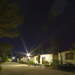 Отель Flaminio Village Bungalow Park Италия, Рим - 3 отзыва об отеле, цены и фото номеров - забронировать отель Flaminio Village Bungalow Park онлайн вид на фасад