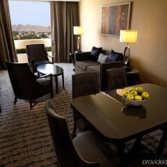 Отель Radisson Blu Hotel & Resort ОАЭ, Эль-Айн - отзывы, цены и фото номеров - забронировать отель Radisson Blu Hotel & Resort онлайн комната для гостей фото 3