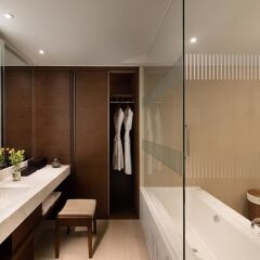 Отель Courtyard by Marriott Seoul Namdaemun Южная Корея, Сеул - отзывы, цены и фото номеров - забронировать отель Courtyard by Marriott Seoul Namdaemun онлайн ванная