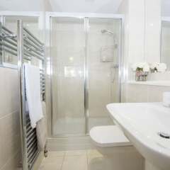 Апартаменты Charles Court Serviced Apartments ванная фото 2