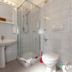Отель Tomato Backpackers Hotel Италия, Турин - отзывы, цены и фото номеров - забронировать отель Tomato Backpackers Hotel онлайн ванная